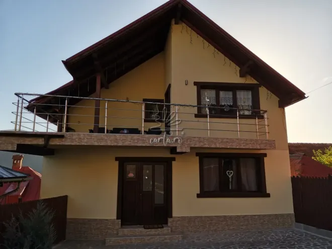 Vila FISURA ALBASTRĂ