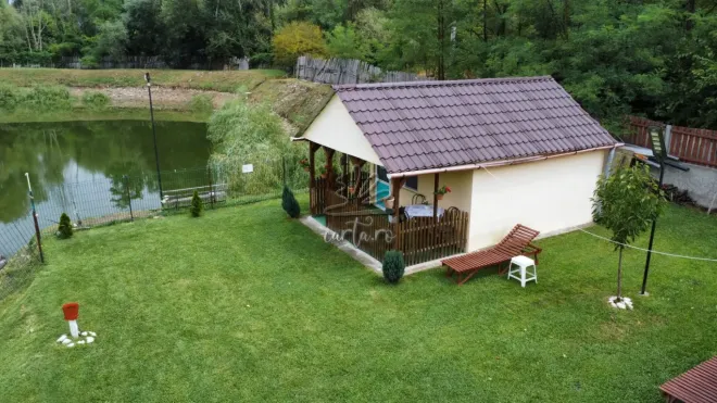 Camping CASUTA DIN PADURE